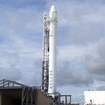 Falcon 9 on pad before CRS-1 launch (NASA/KSC)