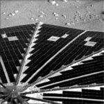 Phoenix solar panel after landing (JPL/Caltech/UAz)
