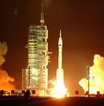 Long March 2F launches Shenzhou 4 (Peoples Daily)
