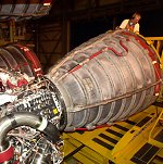 Shuttle main engine inspection (NASA/KSC)