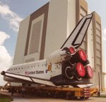 STS-108 shuttle Endeavour moved to VAB (NASA/KSC)