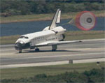 STS-118: landing (NASA)