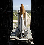 STS-125: rollback to VAB (NASA/KSC)