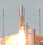 Ariane 5 launch of Alphasat and INSAT-3D (Arianespace)