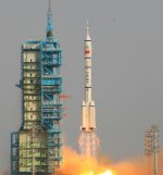Long March 2F launch Shenzhou 9 (Xinhua)