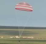 Shenzhou-10 landing (Xinhua)