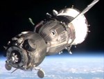 Soyuz TMA-11M on approach to ISS (NASA)