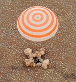 Soyuz TMA-19 capsule landing (NASA)
