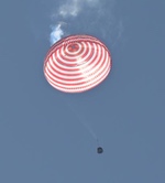 Shenzhou-17 landing (Xinhua)